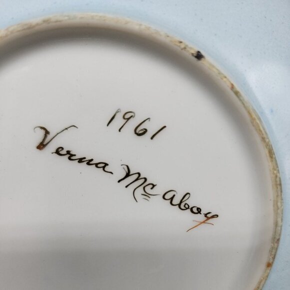 Set of 2 Vintage Handled shallow Bowls 1961 Floral Handpainted Gold Rim 8" - Picture 9 of 11